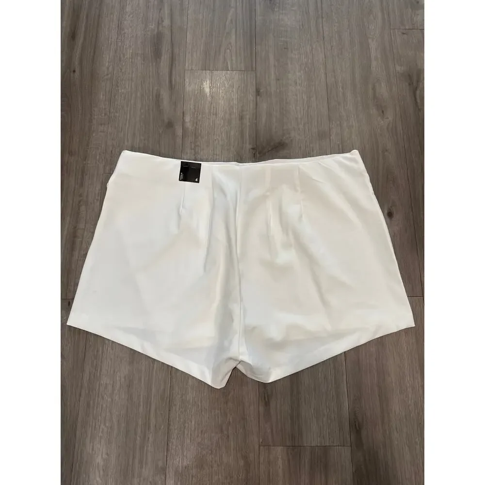 Torrid Refined Crepe Pull on Asymmetrical Skort in Cloud Dancer Women's Sz 4 - Picture 3 of 9